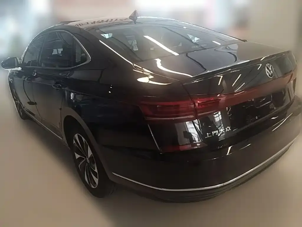 Volkswagen Passat — фото 10