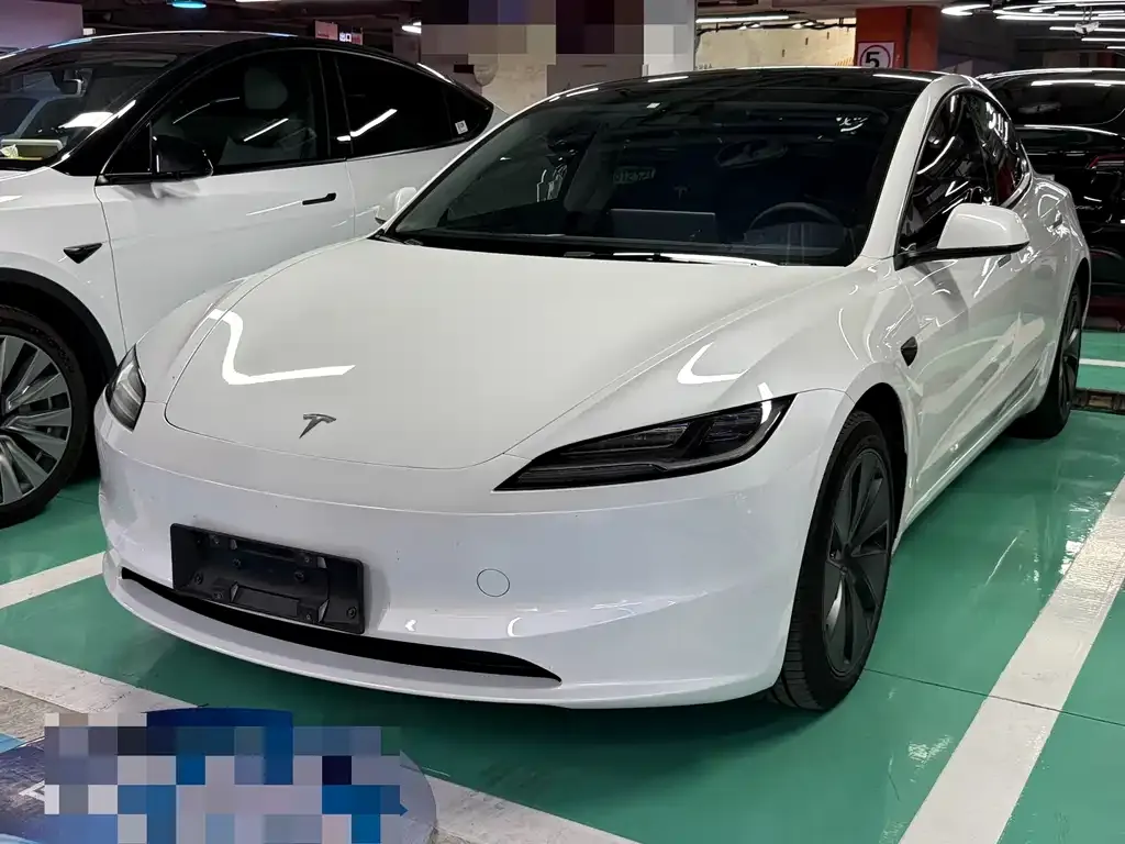 Tesla Model 3 — фото 1