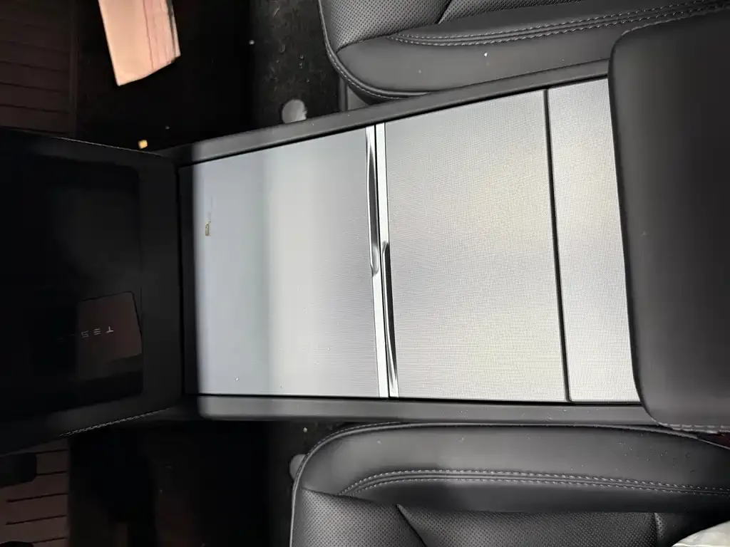 Tesla Model 3 — фото 7
