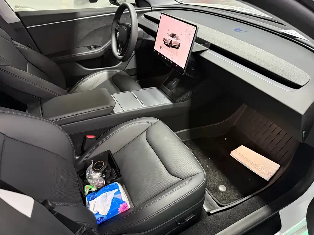 Tesla Model 3 — фото 3