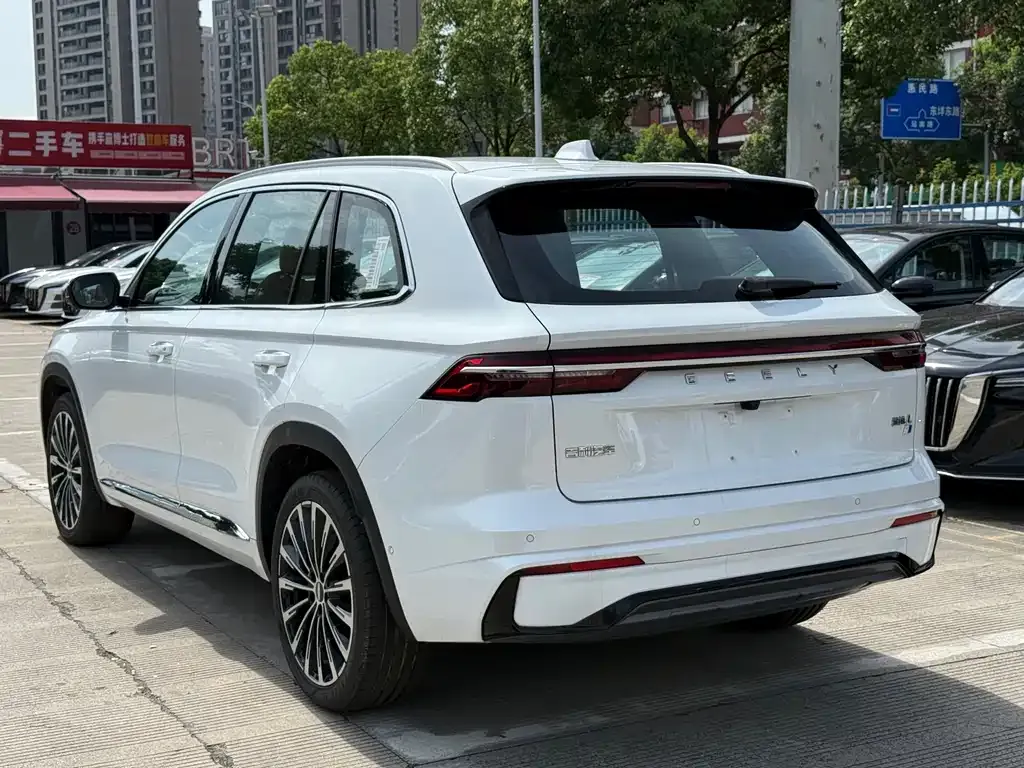 Geely Xingyue L — фото 8