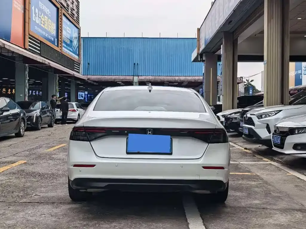 Honda Accord — фото 6