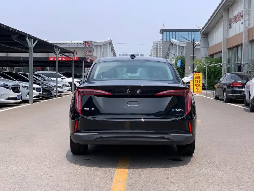 Hongqi E-QM5 — фото 2