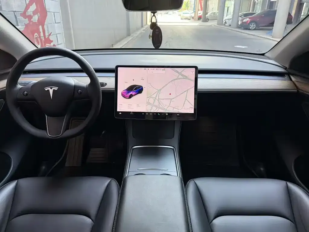 Tesla Model Y — фото 4