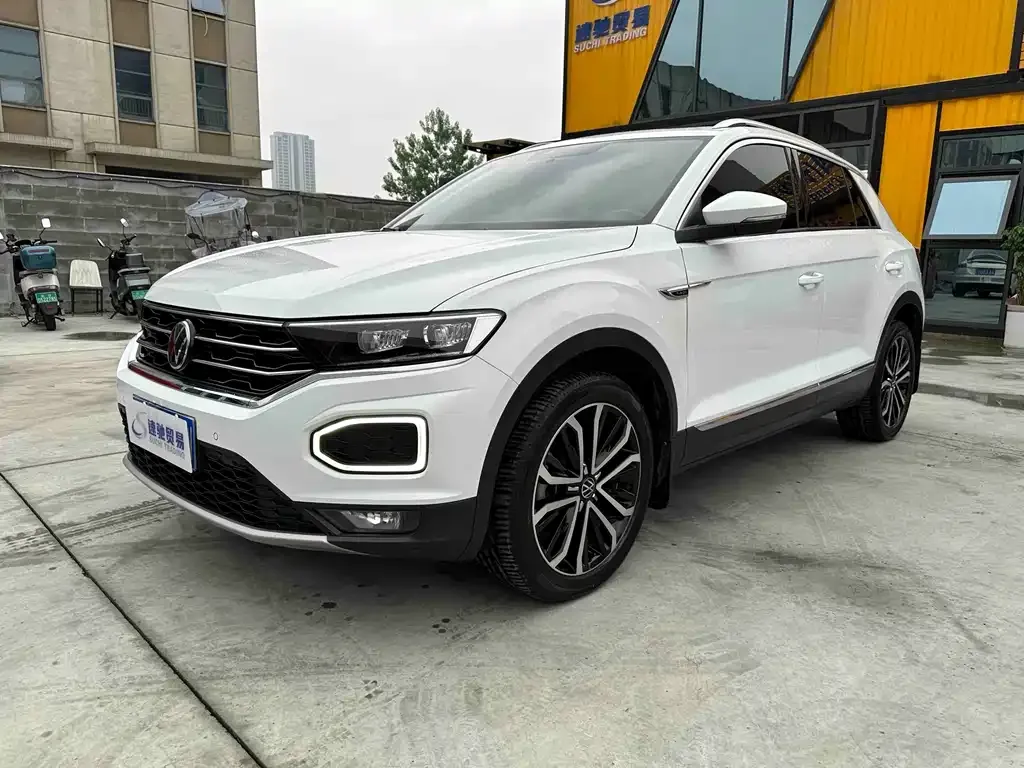 Volkswagen T-Roc — фото 1