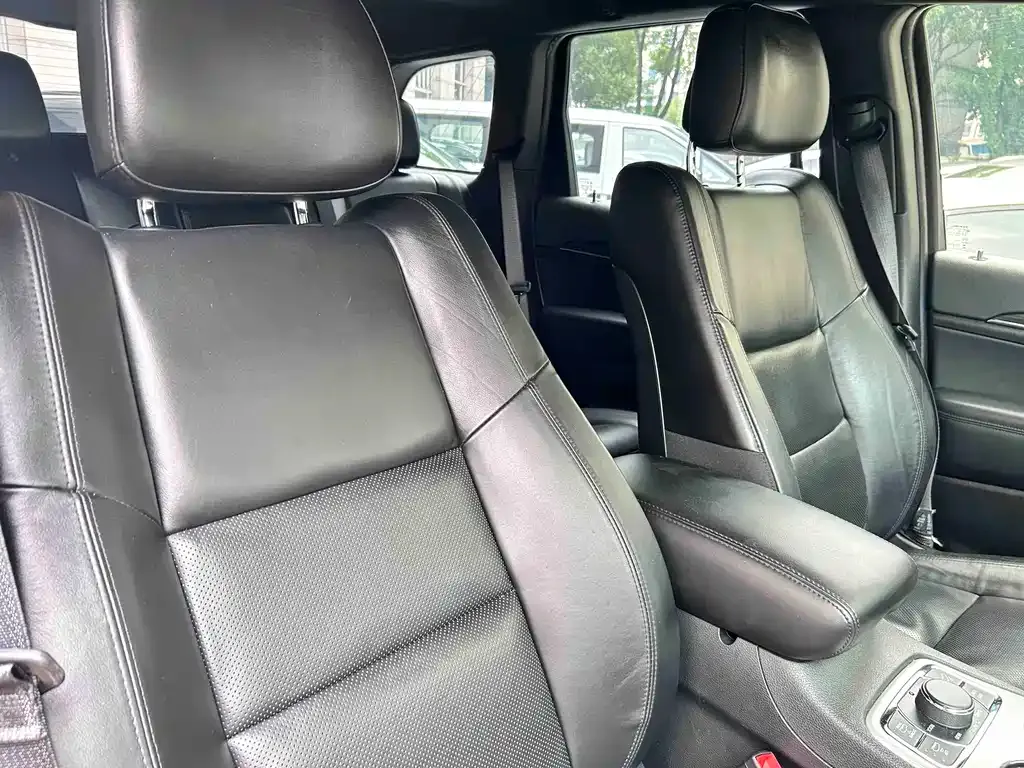 Jeep Grand Cherokee (Import) 2022 из CN, фото 8