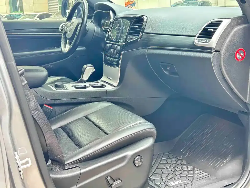 Jeep Grand Cherokee (Import) 2022 из CN, фото 6