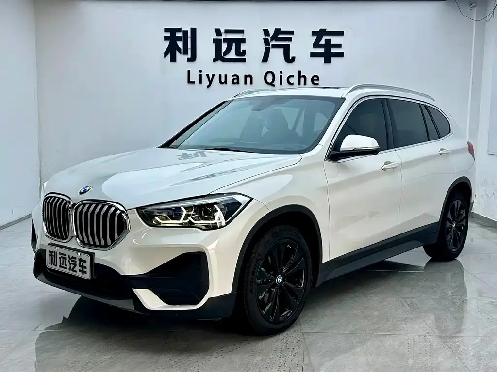 BMW X1 — фото 1