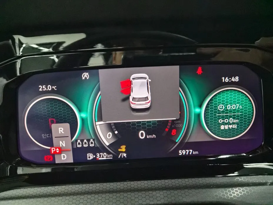 Volkswagen Golf 2024 из KR, фото 8