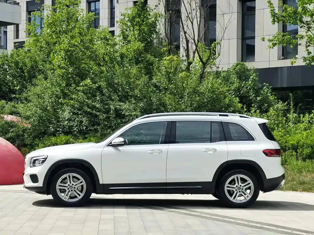Mercedes-Benz GLB — фото 7