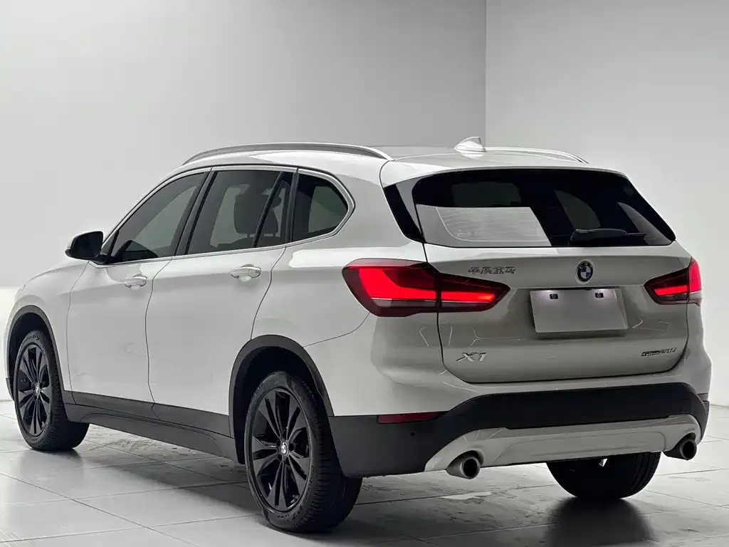 BMW X1 — фото 5