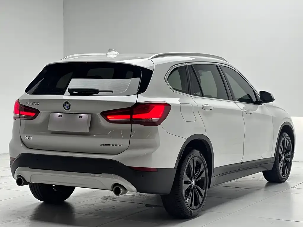 BMW X1 — фото 7