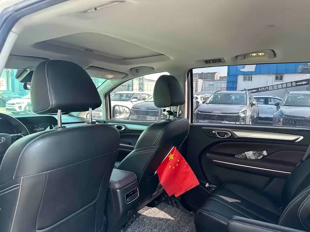 GAC Motor Trumpchi M6 — фото 2