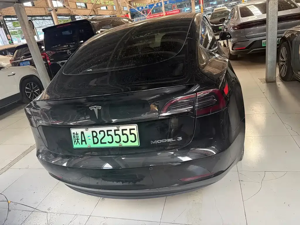 Tesla Model 3 — фото 6
