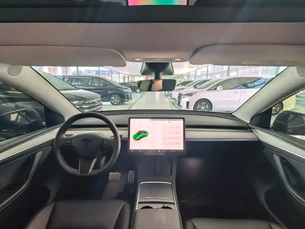 Tesla Model Y — фото 4