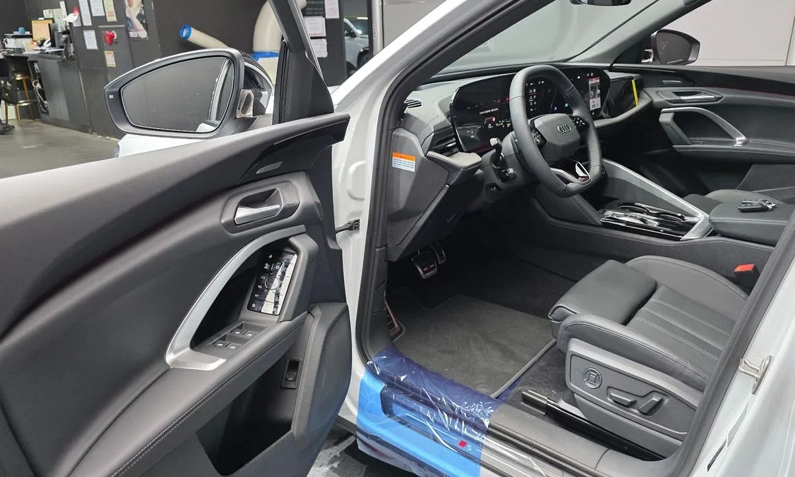 Audi Q5 2025 из KR, фото 10