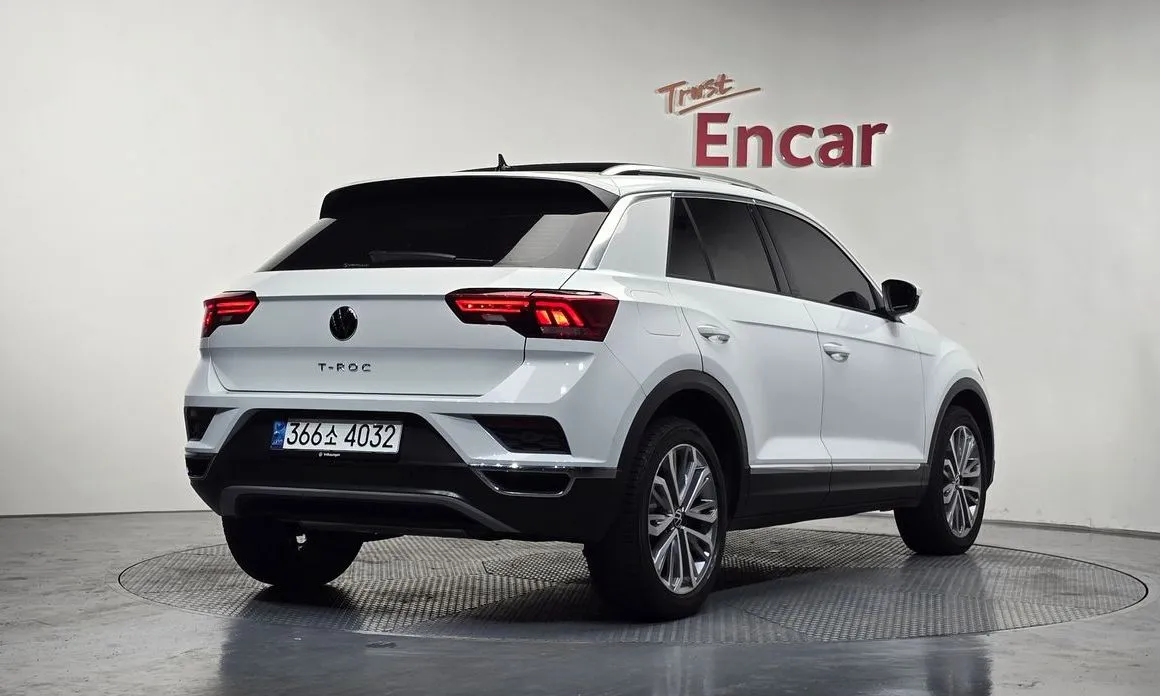 Volkswagen T-Roc — фото 10