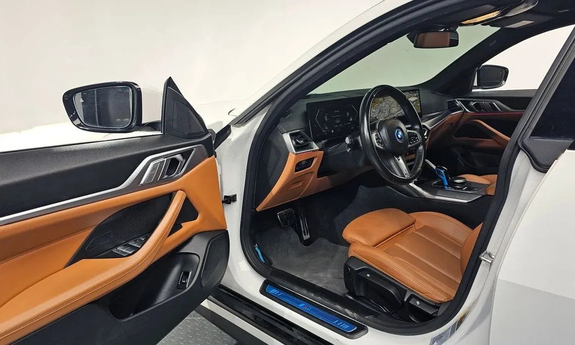 BMW i4 — фото 9