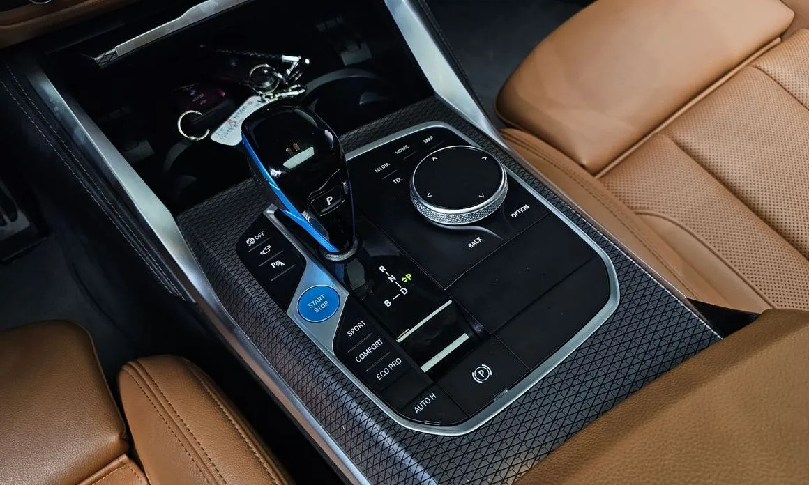 BMW i4 — фото 10