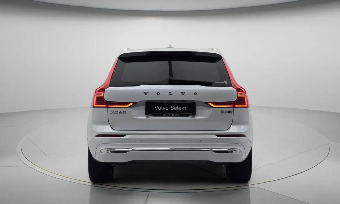 Volvo XC60 — фото 7