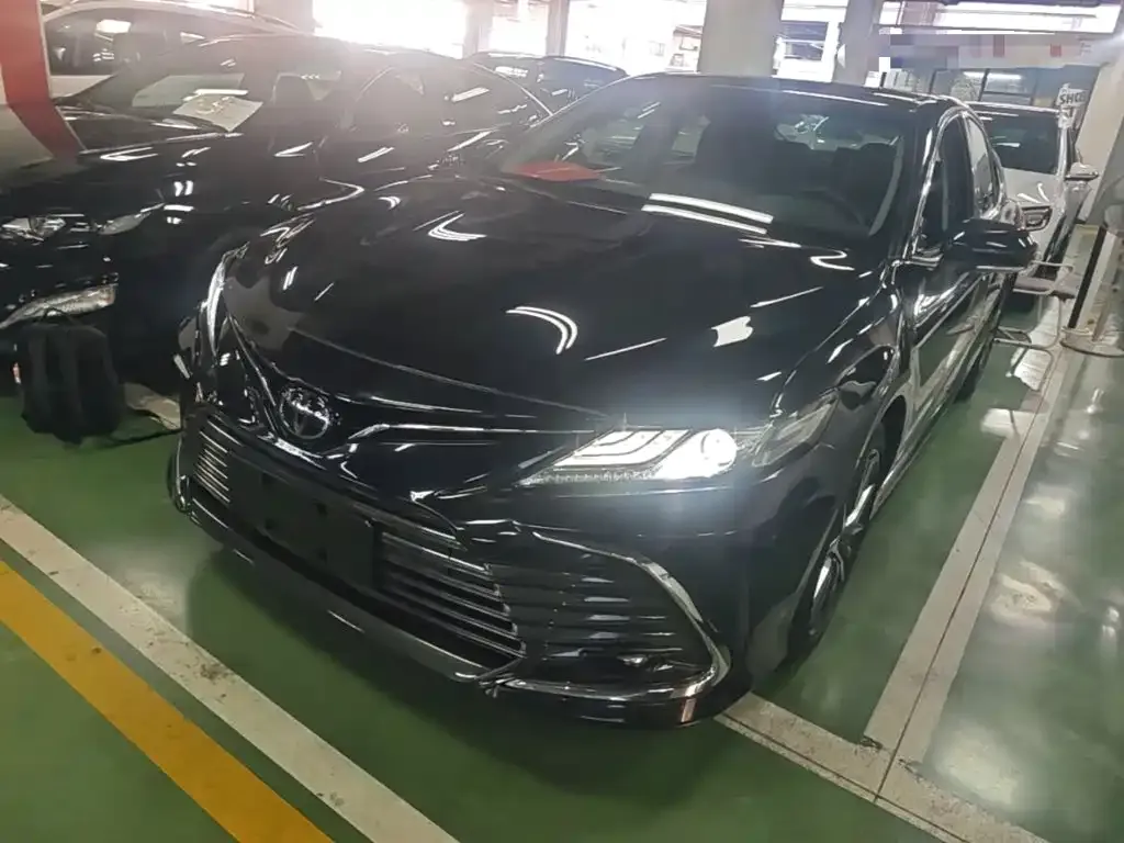 Toyota Camry — фото 5