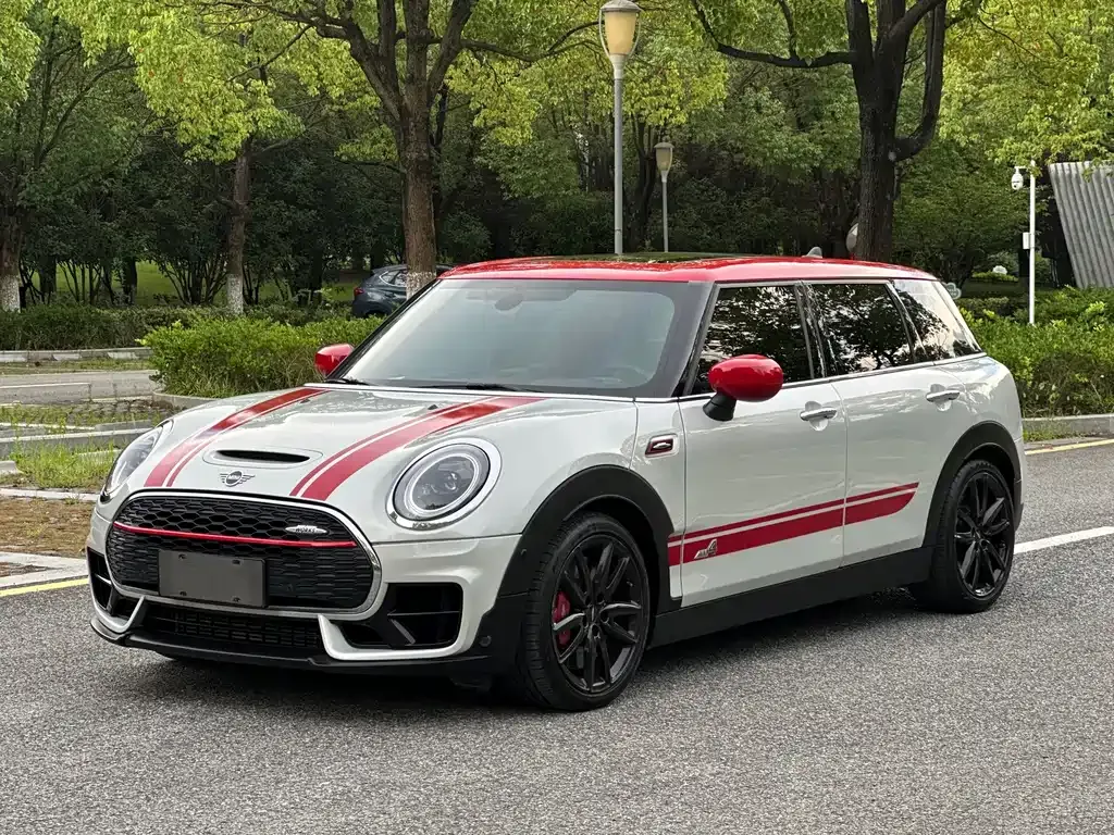 MINI Clubman JCW — фото 1