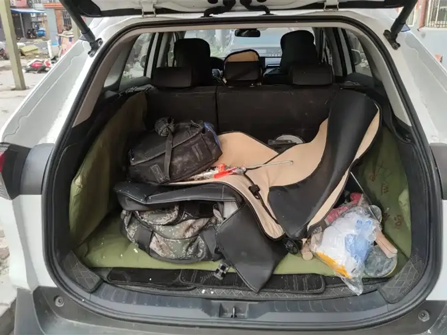 Toyota RAV4 — фото 5