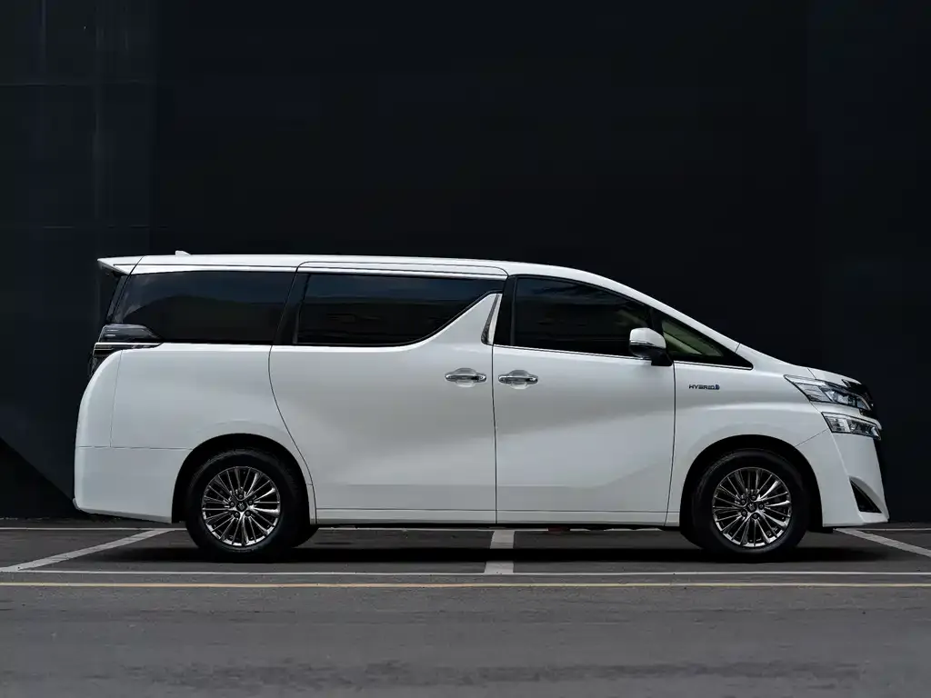 Toyota Vellfire — фото 10
