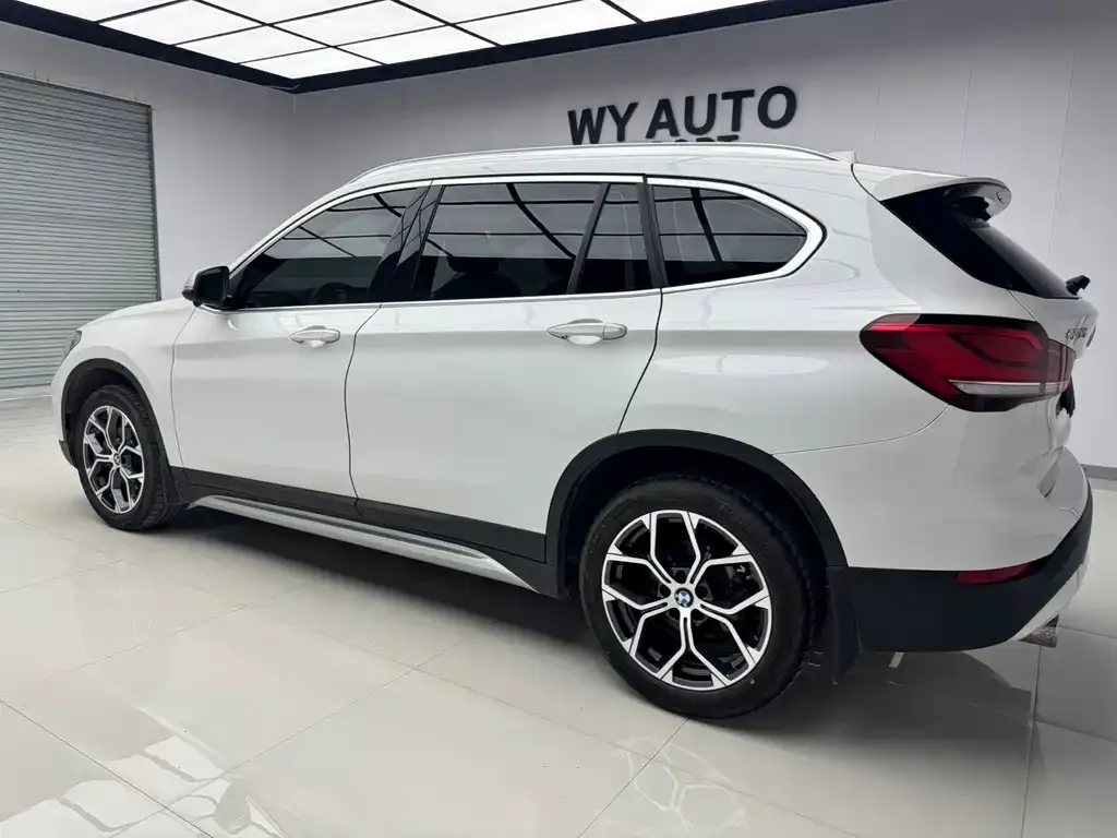 BMW X1 — фото 5