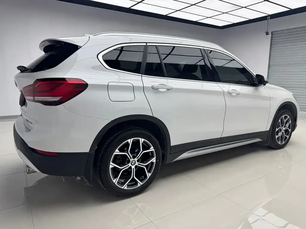 BMW X1 — фото 8