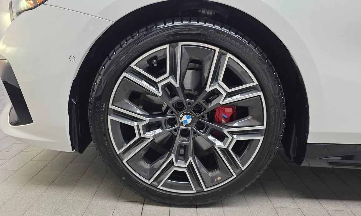 BMW 5-Series 2026 из KR, фото 5