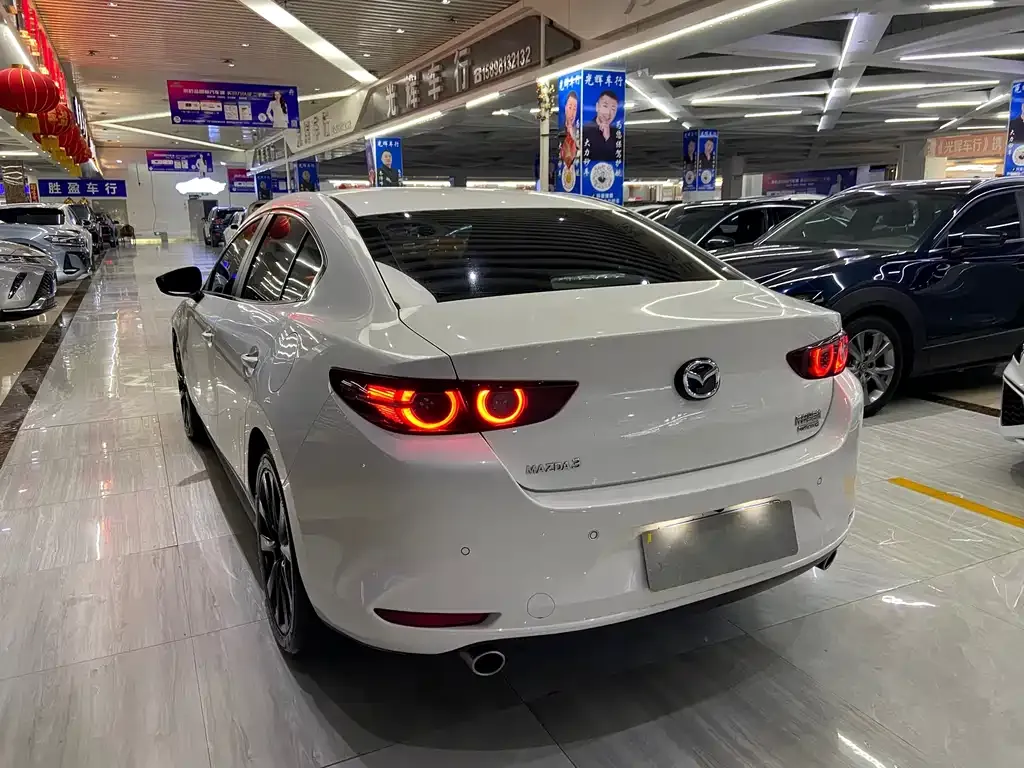 Mazda 3 Axela — фото 10