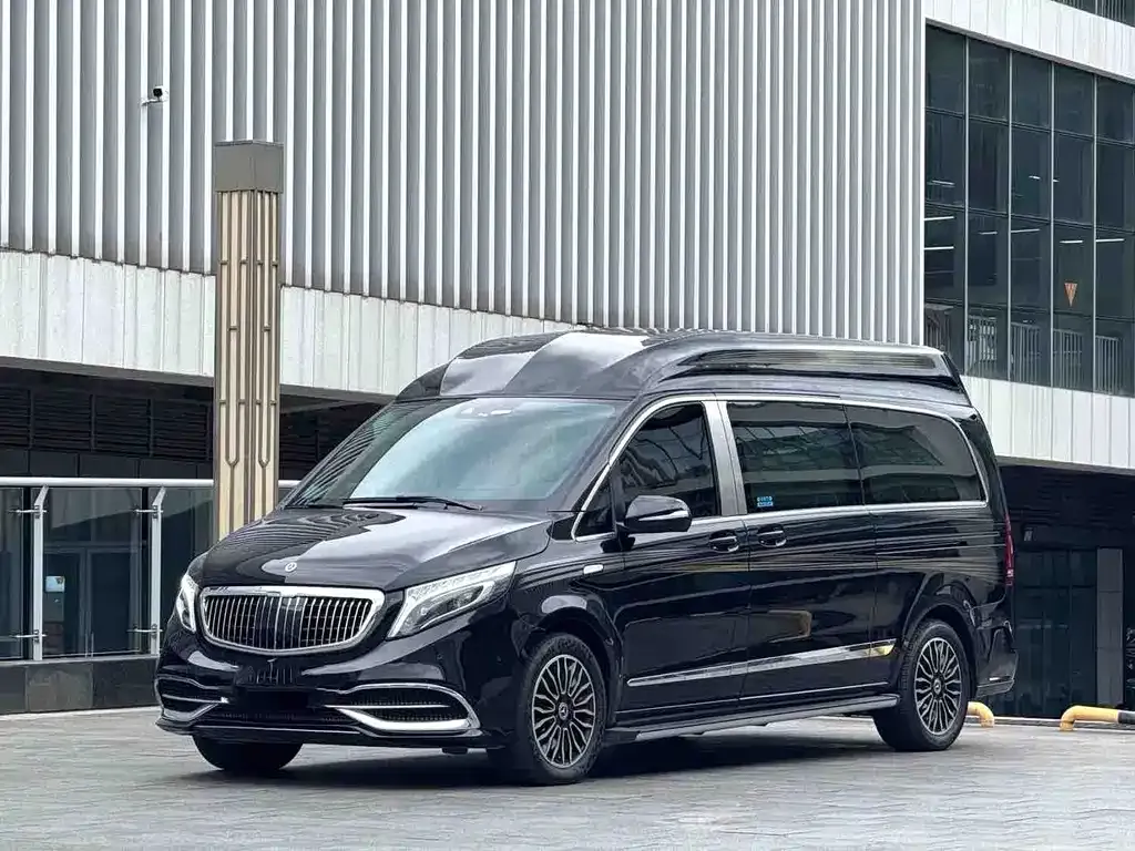 Mercedes-Benz V-Class — фото 1
