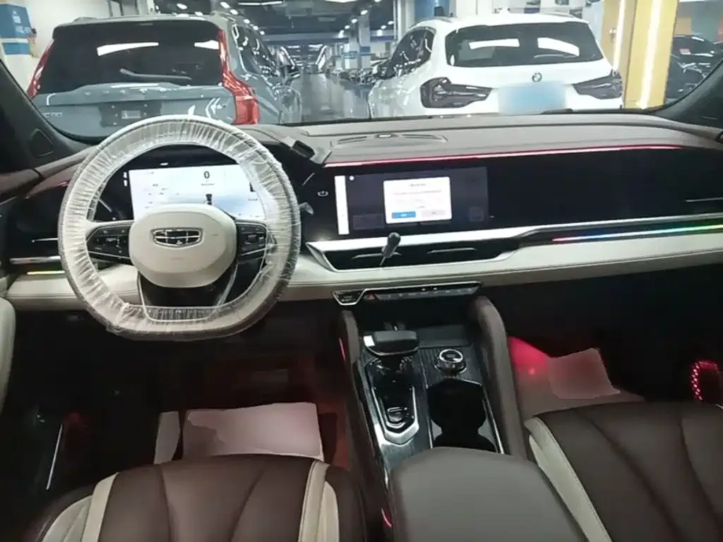 Geely Xingyue L — фото 10