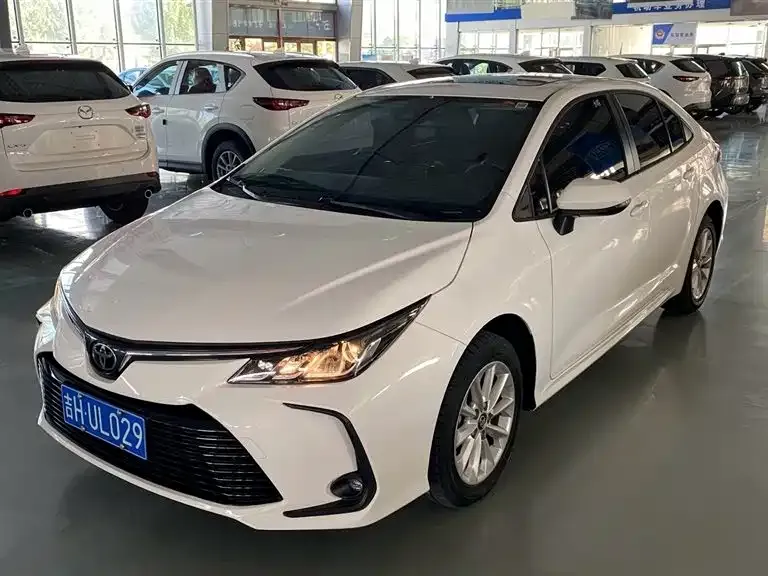 Toyota Corolla — фото 1