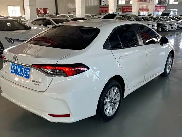 Toyota Corolla — фото 9