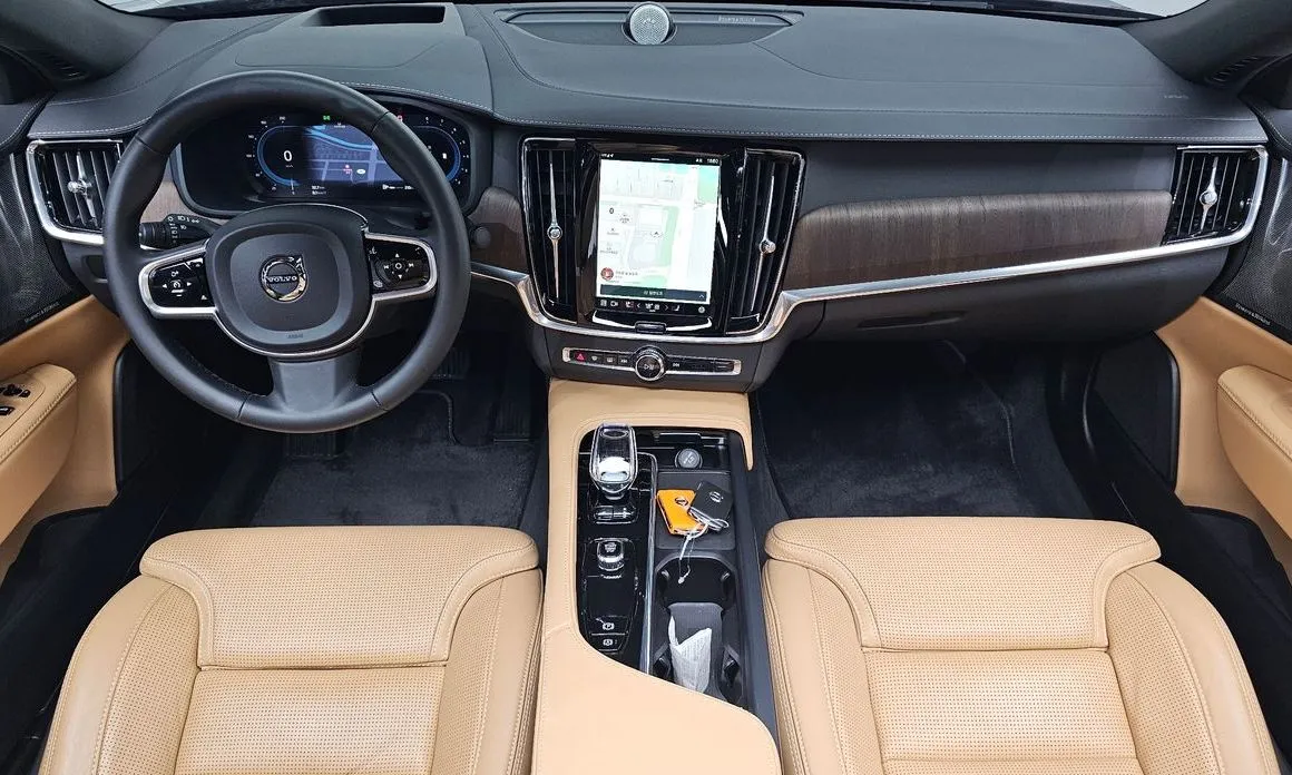 Volvo S90 2024 из KR, фото 8