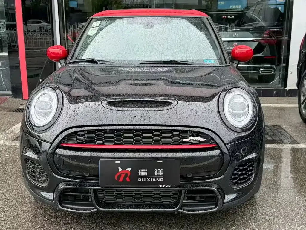 MINI JCW (John Cooper Works) — фото 1
