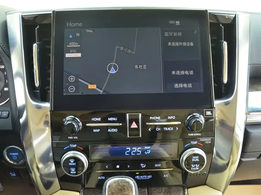Toyota Vellfire — фото 10