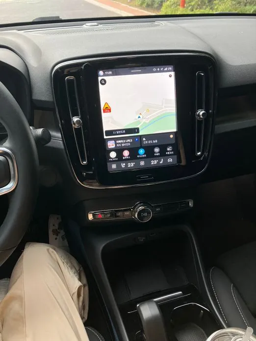 Volvo C40 2024 из KR, фото 2
