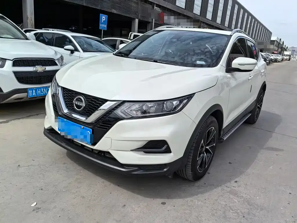 Nissan Qashqai — фото 1