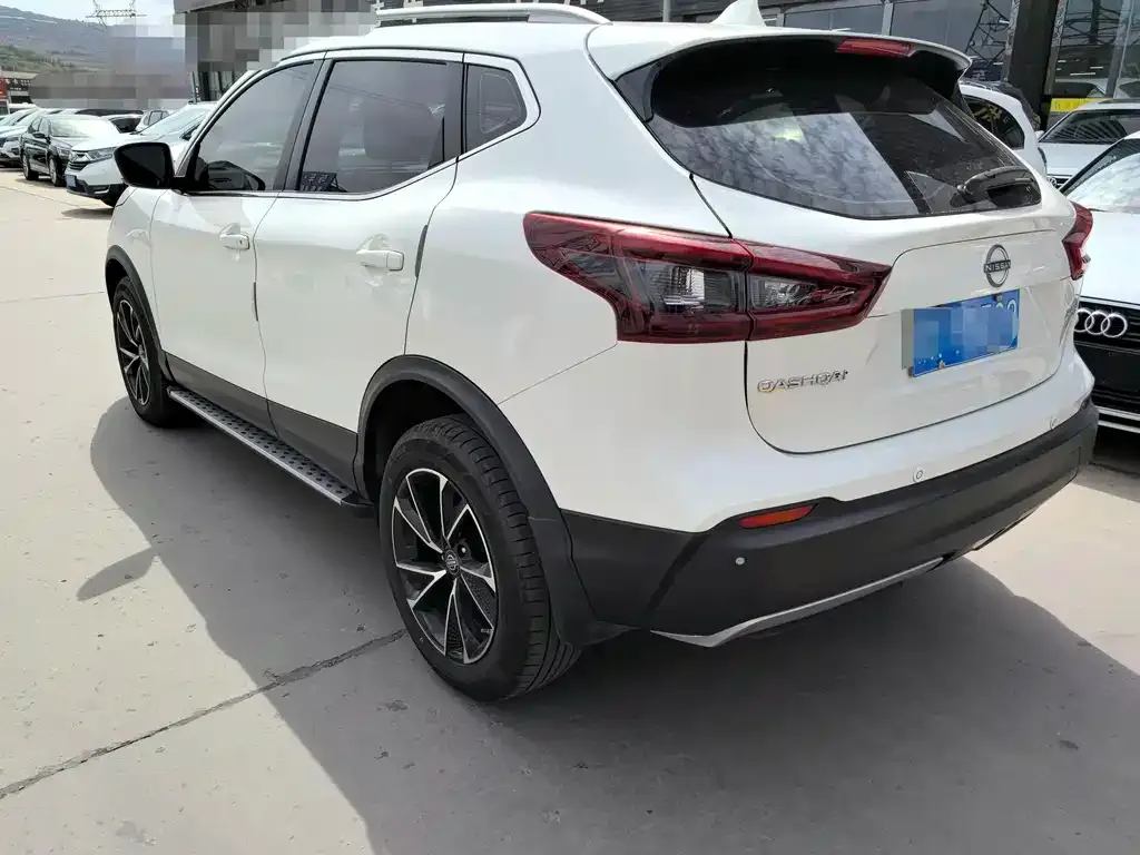 Nissan Qashqai — фото 7