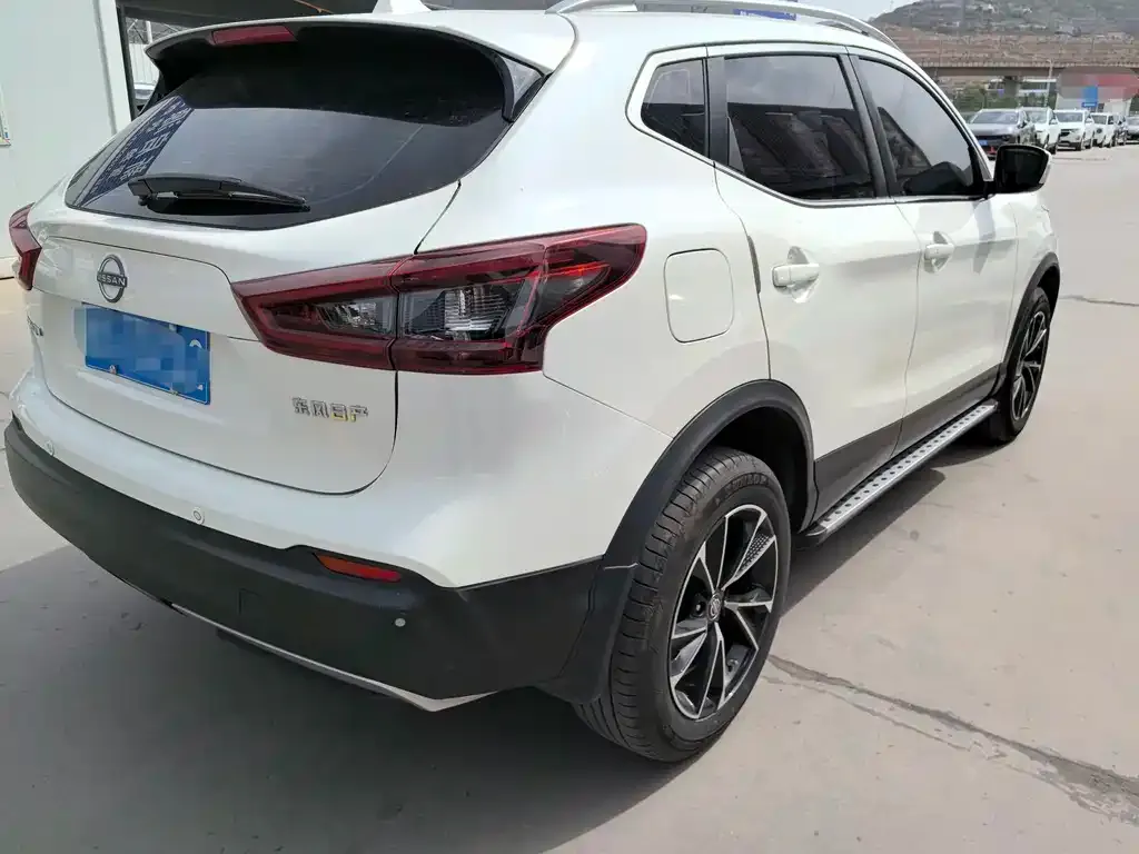 Nissan Qashqai — фото 4