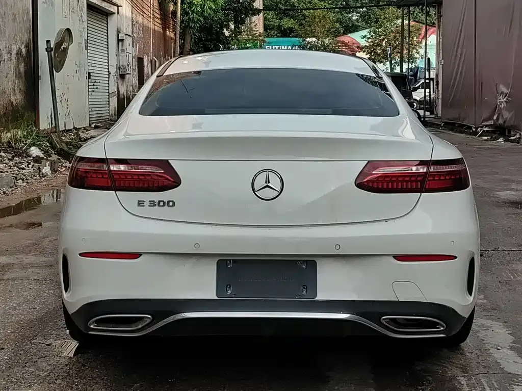 Mercedes-Benz E-Class (Import) — фото 2