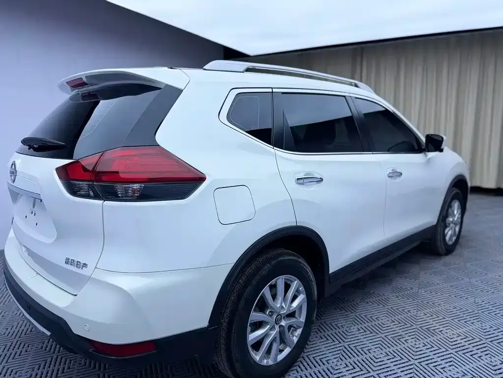 Nissan X-Trail — фото 10