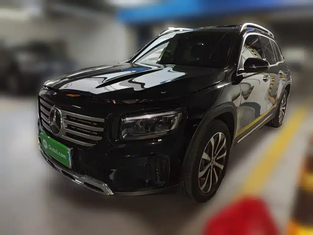 Mercedes-Benz GLB — фото 1