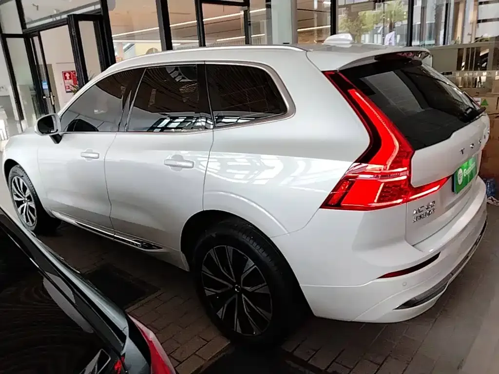 Volvo XC60 — фото 4