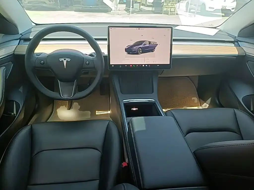 Tesla Model 3 — фото 7