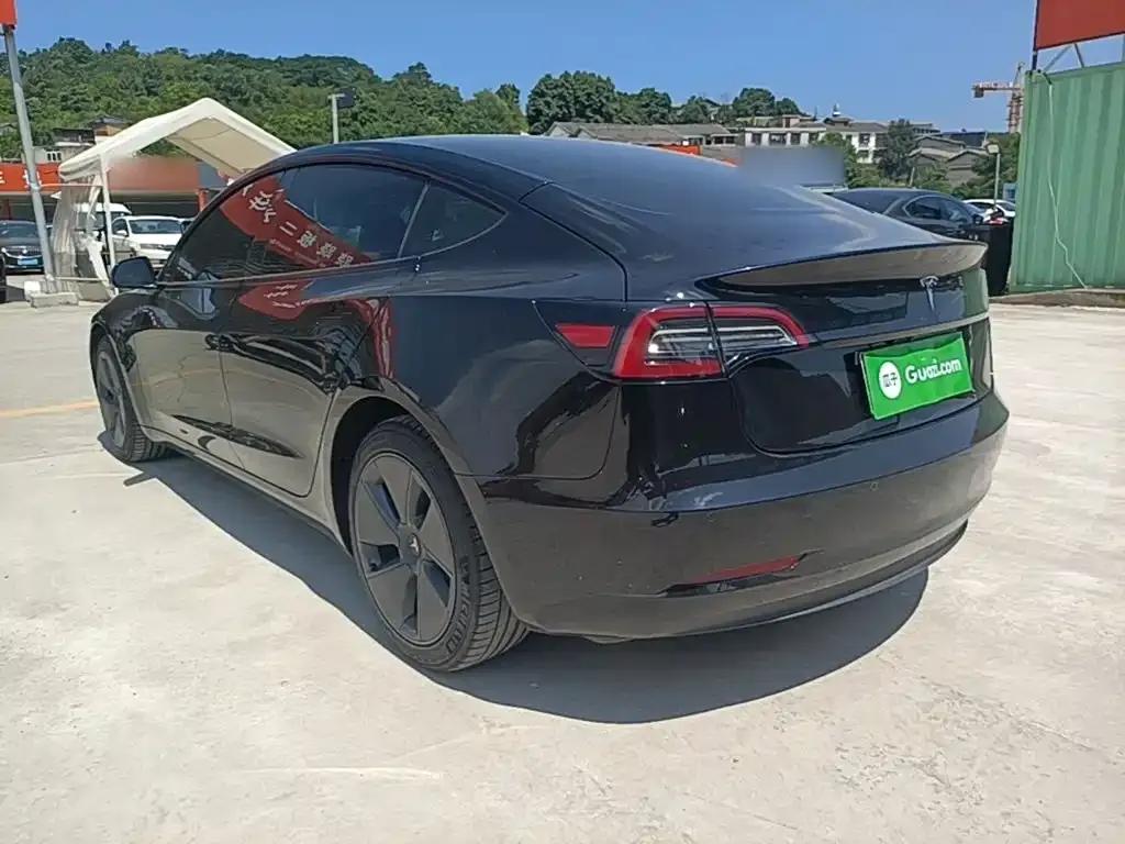 Tesla Model 3 — фото 10