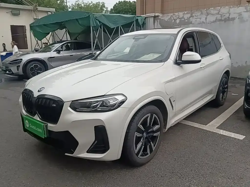 BMW iX3 — фото 10